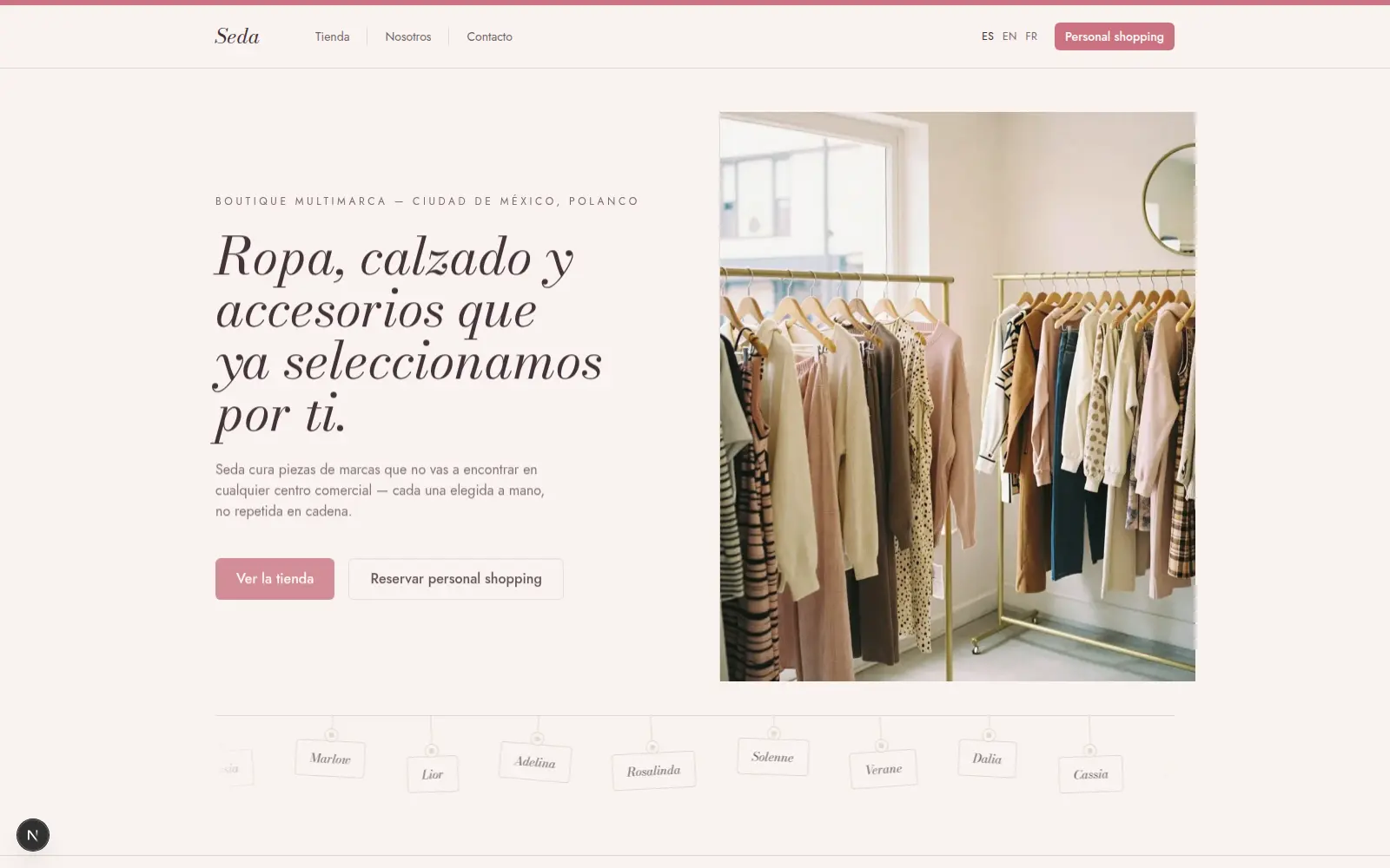 Página de inicio de Seda, plantilla de boutique de moda multimarca construida sobre Kenza UI